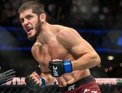 фото - UFC 259. Ислам Махачев задушил Дрю Добера