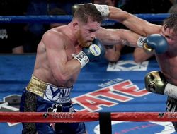 фото - Геннадий Головкин vs Сауль Альварес 2 — видео «Обратный отсчёт»