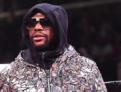 фото - Менайотин передумал — просидел на пенсии всего один день. Рекорд Мэйуэзера устоит?