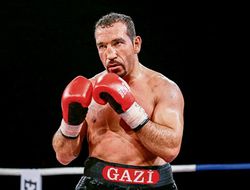 фото - Деды не навоевались: досрочные победы 51-летнего Арслана и 44-летнего Саглама