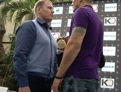 фото - Фото: Усик vs. Князев – первая дуэль взглядов