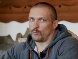 фото - Александр Усик многозначительно обратился к Энтони Джошуа: видео