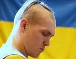 Усик быстро побил Мюллера в Киеве
