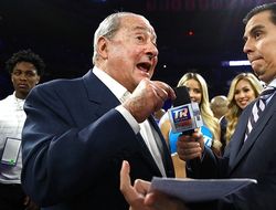 фото - Теренс Кроуфорд побьёт Спенса и Гарсию в один вечер — промоутер