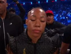 фото - Сексапильная Баумгарднер вымучила победу у Миранды: видео