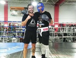 фото - Диллэшоу гоняет, Джошуа рекламирует, Хитров спаррингует — соцсети