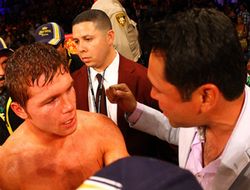 фото - Де Ла Хойя: «Никто не хочет реванша Альвареса и Лара»