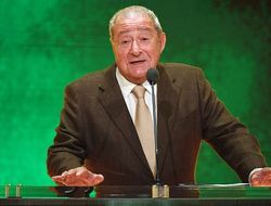 фото - Почему Мейвезер не нокаутировал ютубера? Ответ есть у Боба Арума