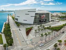 фото - Впервые за 20 лет . Объявлено место проведения UFC 287