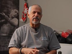 фото - Усик и его «Иван». О нокаутирующем ударе рассказал Расс Анбер