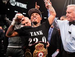 фото - СМИ: PPV-бой между Джервонтой Дэвисом и Лео Санта Крусом получил новую дату