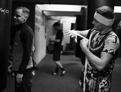 фото - Беринчик спаррингует с чемпионом мира, готовясь к бою с Менди. Тренер — о подготовке Дениса