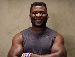 фото - Фрэнсис Нганну и UFC: ни контракта, ни предложений