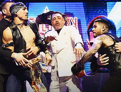 фото - Лопес залепил пощёчину Барбосе во время пресс-конференции: видео