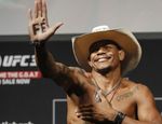UFC расстаётся с тремя бойцами: в списке два ветерана промоушена