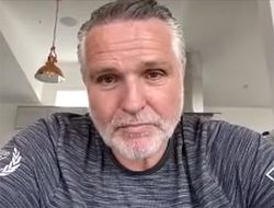 фото - «Это оскорбление Усика! Его избегают лучшие в мире». Питер Фьюри — о бое Усик–Дюбуа