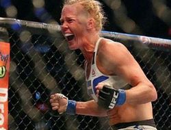 фото - UFC: Холли Холм наказала Бете Коррейя нокаутом