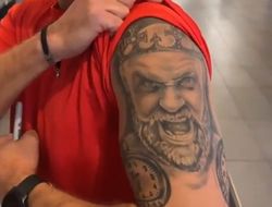 фото - Перекошенный Фьюри появился на теле мужчины — видео и фото