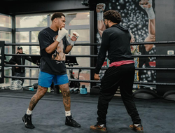 фото - Билл Хэйни рассказал о спаррингах сына с Мейвезером. Флойду услышанное не понравится