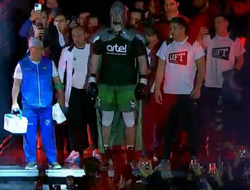 фото - Джалолов быстро забил Томпсона