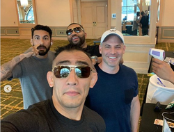 фото - Фергюсона протестировали на коронавирус, у Беринчика все зубы на месте, Сулейман посвятил тренировку Кличко — соцсети 