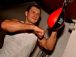 фото - Игорь Михалкин остался чемпионом Европы, нокаутировав Шиуи