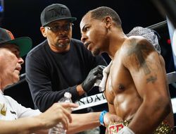 фото - Экс-чемпион Корралес проиграл Миллеру из-за ошибки рефери