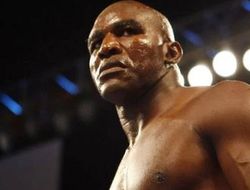 фото - Заразительный пример Тайсона. Эвандер Холифилд также готовится к возвращению