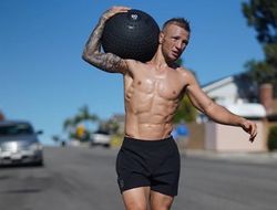 фото - Лома из ниток и гвоздей, Ортега установил рекорд UFC, Уайлдер и чупакабра — соцсети