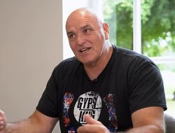 фото - «Я бы ляпнул рефери по зубам и спас Дюбуа!» Фантазии Джона Фьюри про бой с Усиком