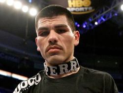 фото - На роль соперника для Сауля Альвареса осталось два кандидата