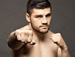 фото - В битве «запасных» Суперсерии Манн извалял и победил Зубова