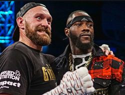 фото - Уайлдер рассказал, что Фьюри шептал ему на ушко в каждом клинче первого боя