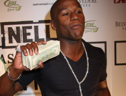 фото - Мэйуэзер: «Команда Пакьяо его обирает, Мэнни нужен Хэймон»