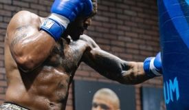 Андерсон подписал контракт с Уорреном. Дебютирует в шоу Уордли – Дюбуа