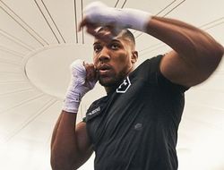 фото - Джошуа начал готовиться к реваншу с Руисом, а тот радуется новой цацке: видео