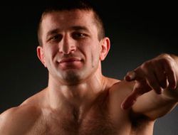 фото - Автандил Хурцидзе продолжит карьеру в США у Лу Дибеллы