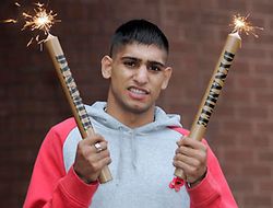 фото - Амир Хан и Маркос Майдана подписали контракт на бой