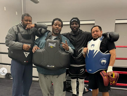 фото - Тренер Дэвиса: «Победитель этого боя может стать следующим соперником Кроуфорда»