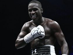 фото - Проспект-олимпиец Сиссоко побывал в нокдауне, но отобрал титул у Конуэя