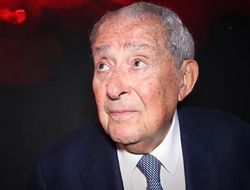 фото - Арум дал свою оценку тому, что произошло в 5-м раунде боя Усик–Дюбуа