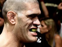 фото - После UFC: Бигфут Силва едет драться в Россию