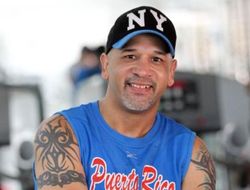 фото - У бывшего соперника Дзинзирука проблемы: полиция стреляла в «конокрада» из тазера