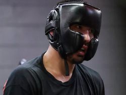 фото - Официально: Алимханулы проведёт унификацию с Ларой, Матиас даст бой Смиту