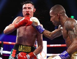 фото - Андеркард Власов-Смит: досрочные победы Консейсау и супертяжей — видео