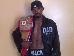 фото - (Результаты) Юсаф Мэк завоевал право на бой за титул чемпиона мира