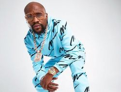 фото - Мэйуэзер объяснил, почему его послужной список лучше, чем у Чавеса-старшего