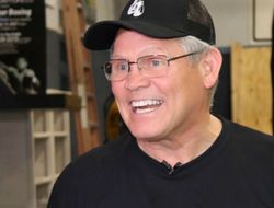 фото - «Термит» Уоткинс борется с COVID-19. Уже не на аппарате ИВЛ, но всё ещё плох