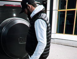 фото - Чимаев уже в Америке. Он вооружён и ищет Стриклэнда — фото