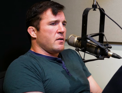 фото - Чел Соннен сделал неожиданный прогноз на бой Макгрегор–Серроне